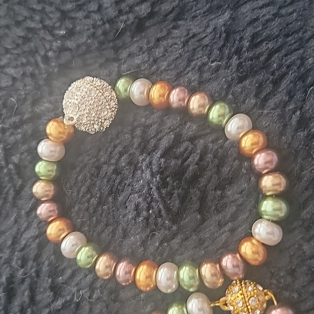 Handmade bead bracelets with magnetic crystal closure (set of 2) - Picture 3 of 3